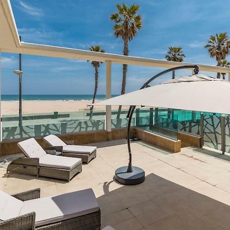 Luxury Beach Front Apartment With Pool Valencia Exterior photo